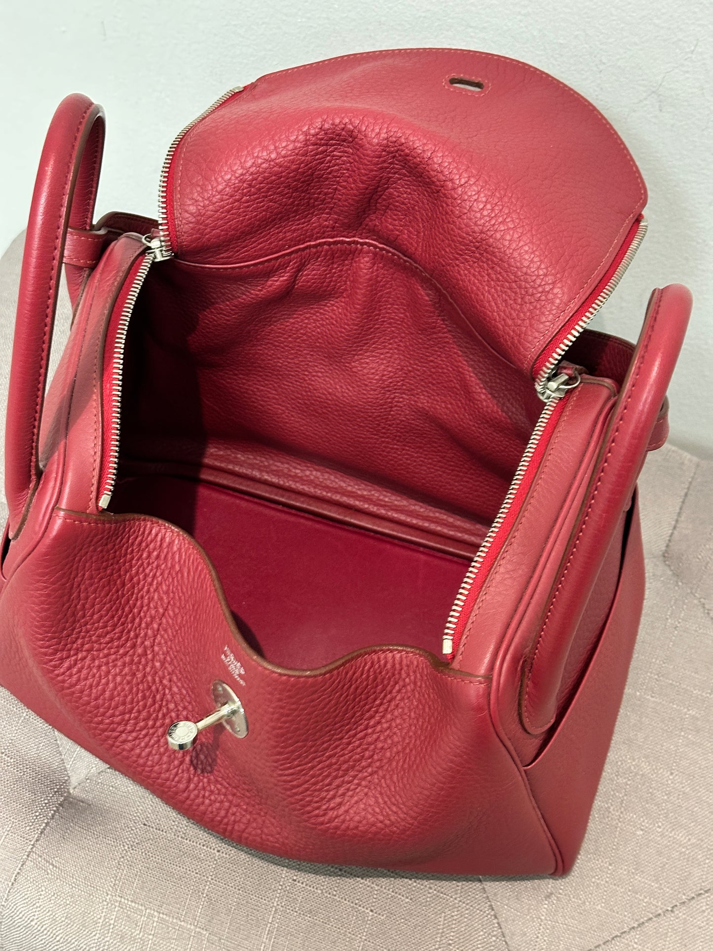 Hermès Bag Clemence Lindy 26