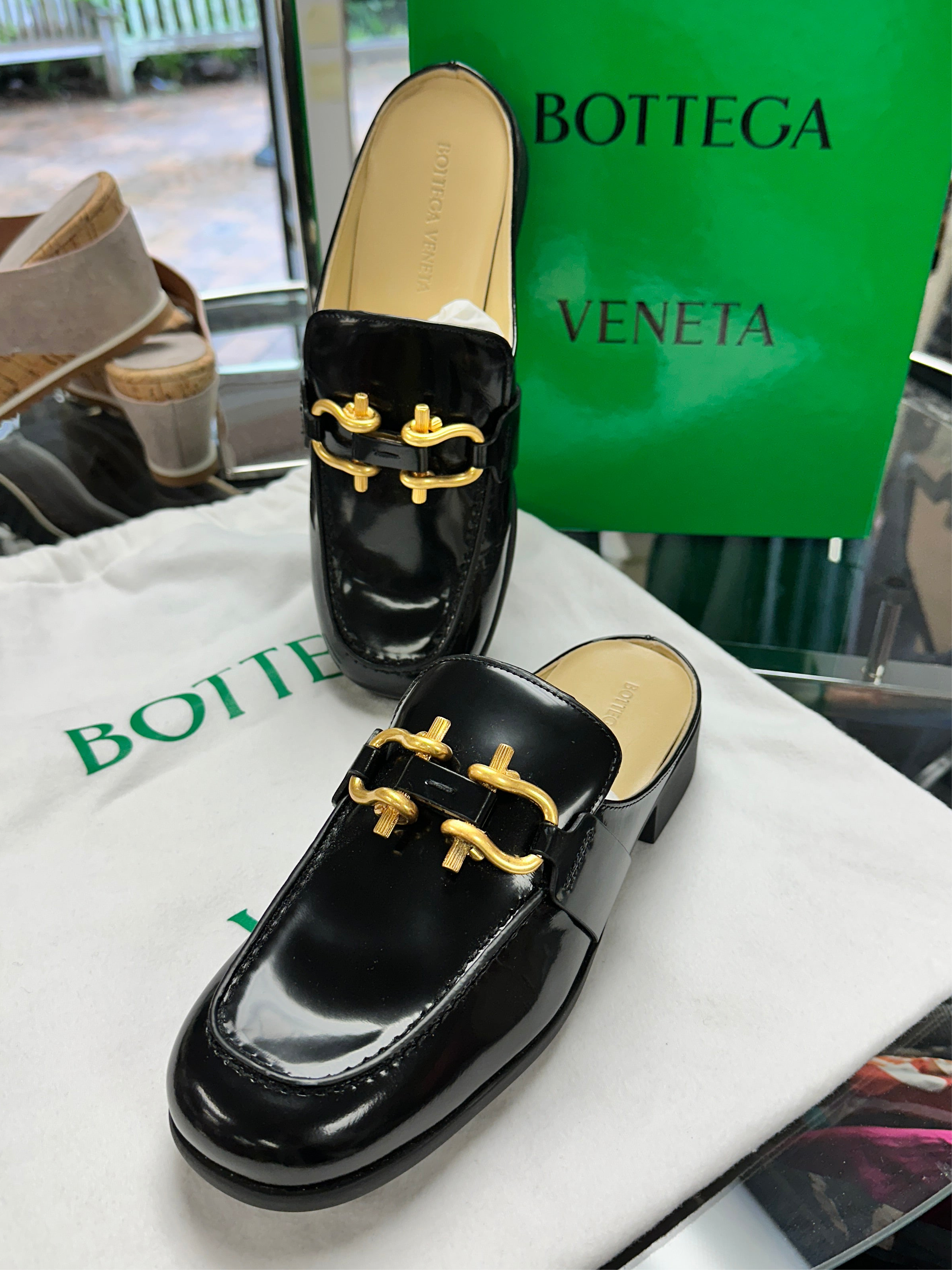 Bottega Veneta black mules – Raks Thrift Avenue Bottega Veneta black mules – Raks Thrift Avenue
